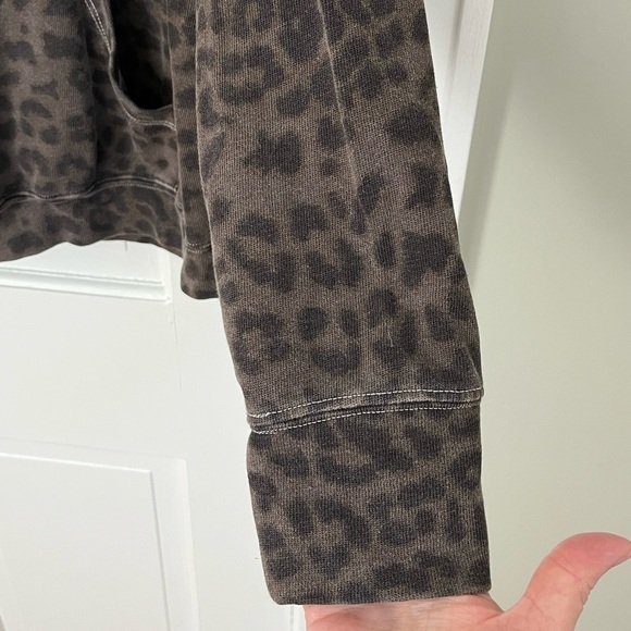 Anthropologie Sundry Leopard Print Cozy Hoodie Sweatshirt Size S Athleisure - Picture 7 of 15